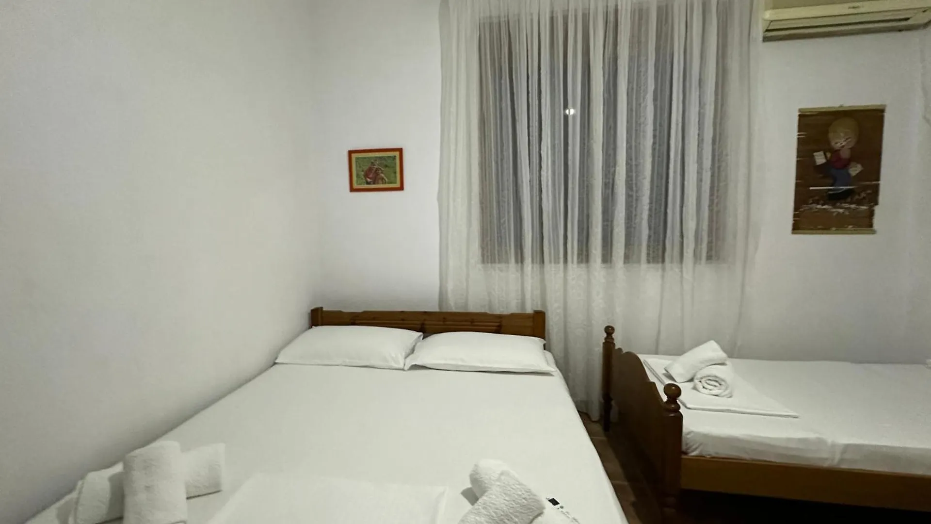 Vila Sosana Qeparo Homestay