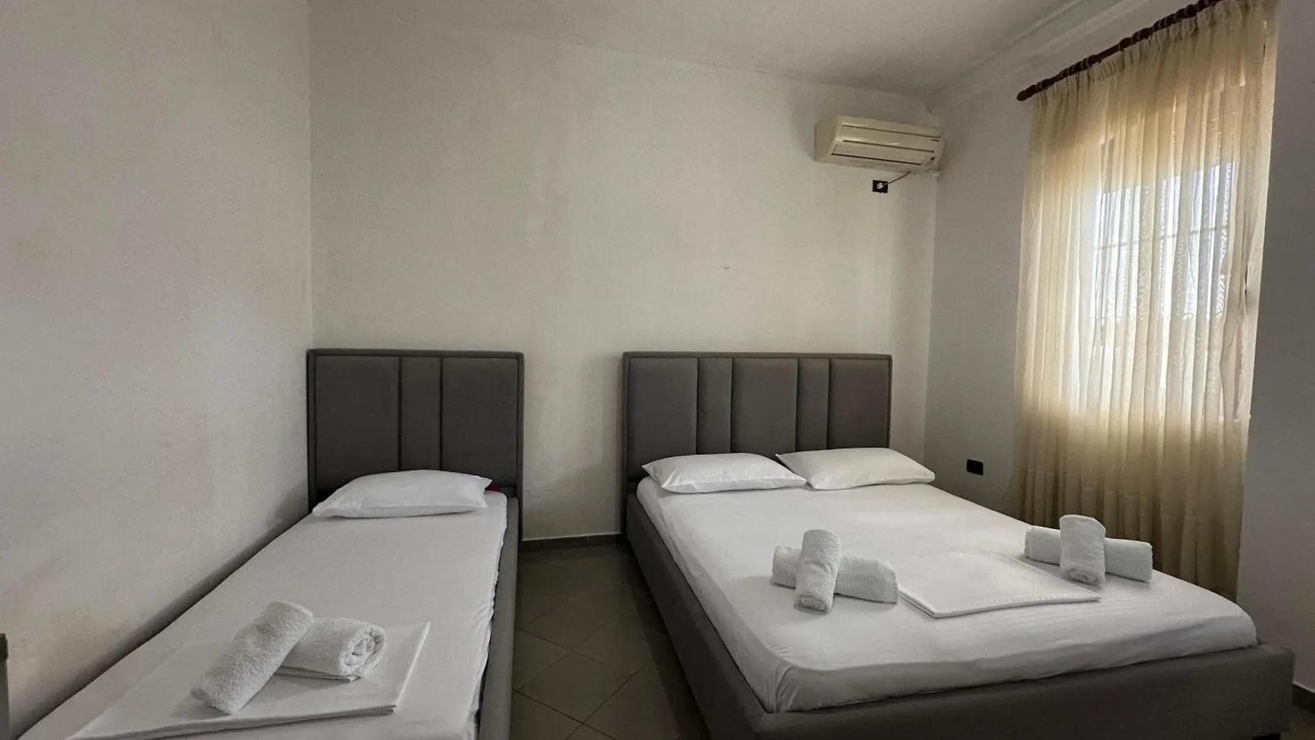 Vila Sosana Qeparo Homestay